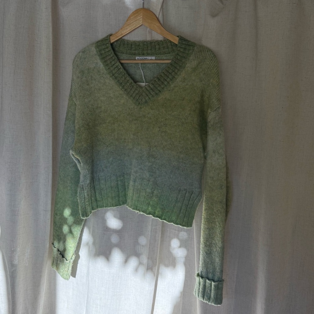 Arizona Jean Company Green Ombre V-Neck Sweater